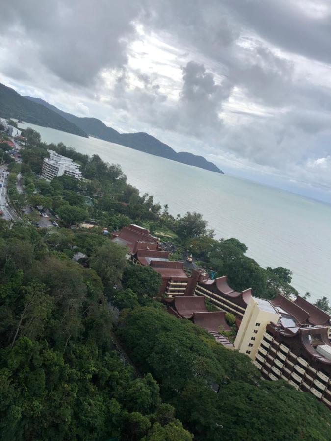 Beach Resort 7 Home Stay Sri Sayang Apartment Batu Ferringhi 3Bedroom Exterior photo