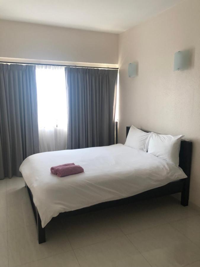 Beach Resort 7 Home Stay Sri Sayang Apartment Batu Ferringhi 3Bedroom Exterior photo