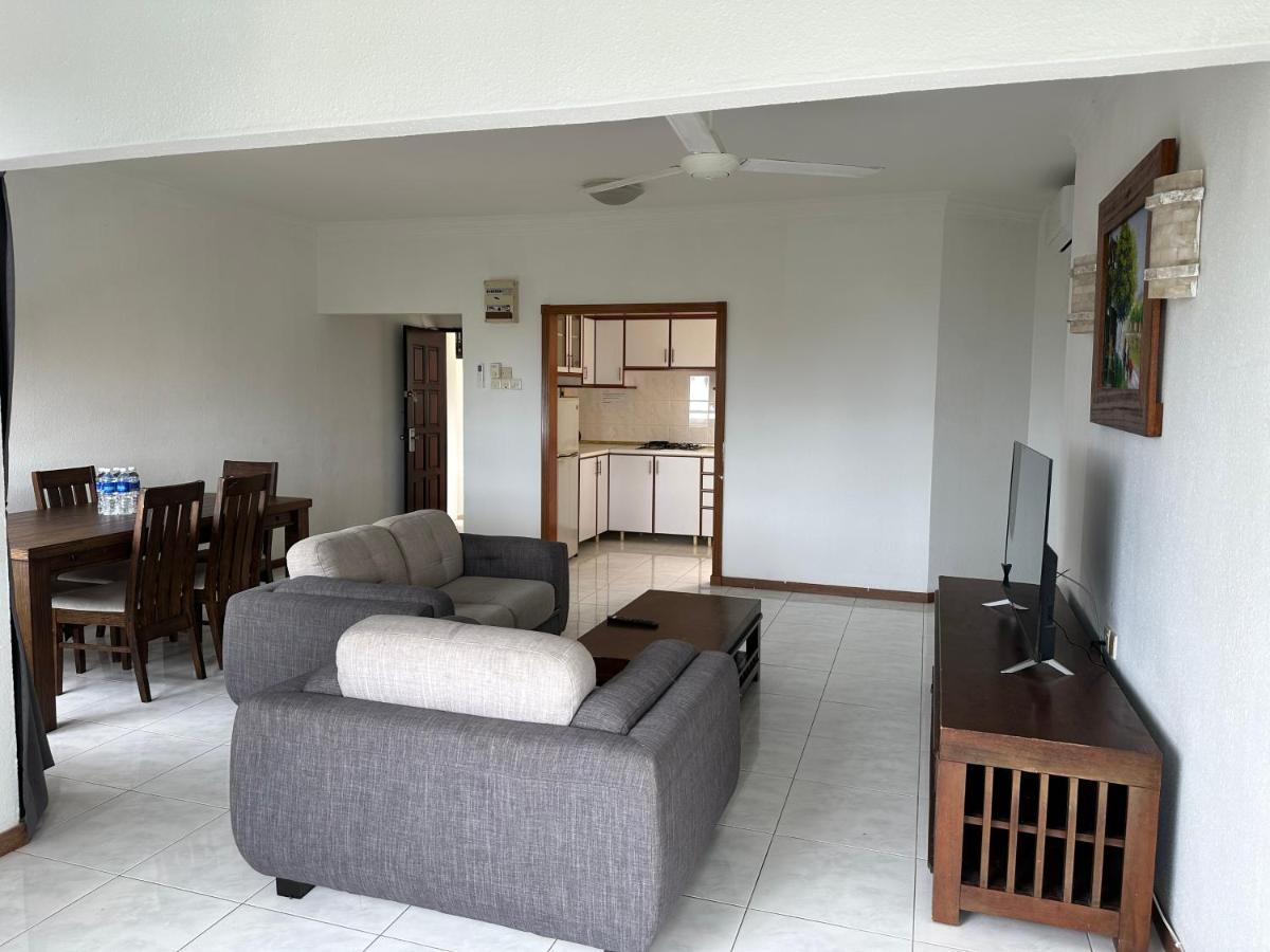 Beach Resort 7 Home Stay Sri Sayang Apartment Batu Ferringhi 3Bedroom Exterior photo